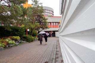 L'expert mandaté pour analyser la situation de l'Hôpital du Valais a rendu ses conclusions.